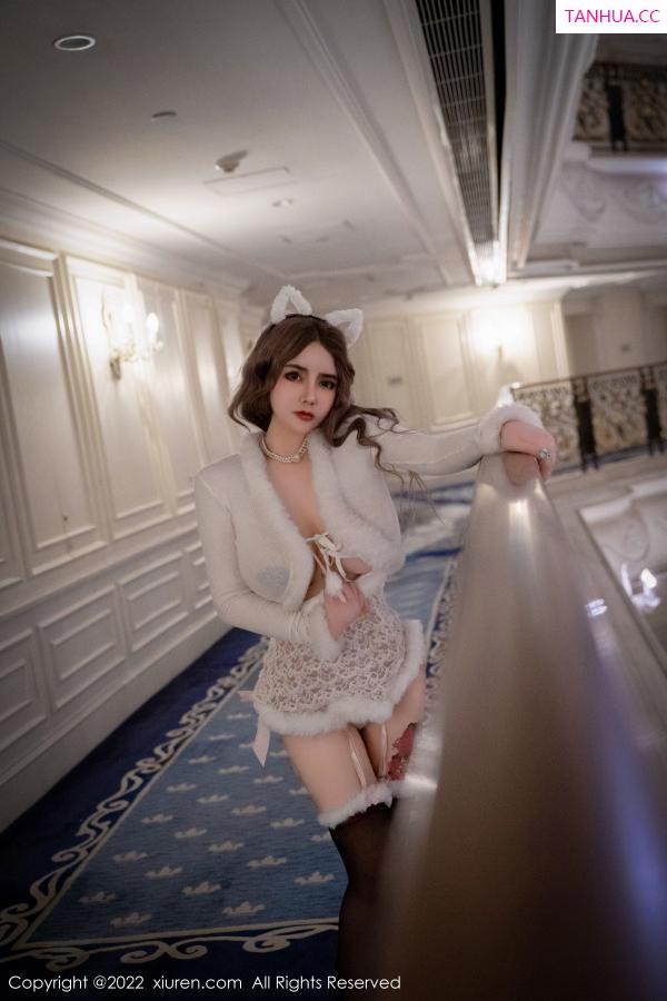 温心怡 温鈊怡 [XiuRen]高清写真图 2022.12.15 No.6001 温心怡 丰腴美臀第9张图片